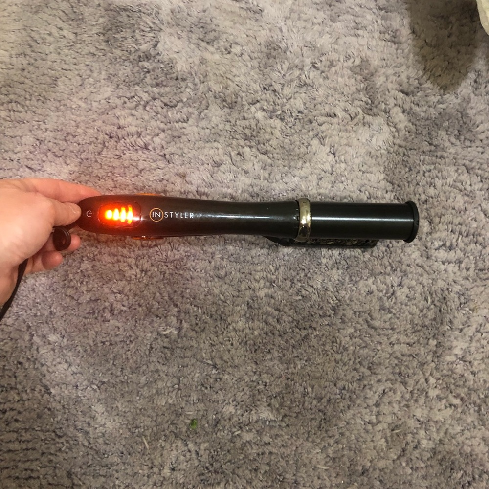 Instyler iron
